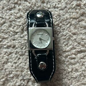 Episode women’s vintage leather bracelet wristwatch adjustable sizes color black